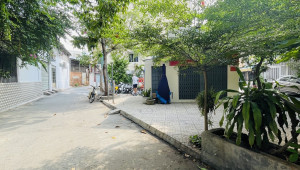 37/13 Trịnh Đình Trọng 44 5 3.9 12 9.5 tỷ Phường 5 Quận 11 6 đến 10