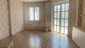 Bán nhà 225 Nguyễn Tiểu La Phường 8 Quận 10