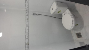 Bán nhà 208/28A Đoàn Văn Bơ, Quận 4. DT: 2.5m x 4.2m, diện tích: 10m2 giá: 2.29 tỷ