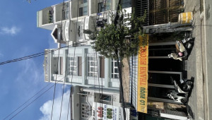 Bán nhà 44 Mai Văn Vĩnh, Quận 7. DT: 5.2m x 0.0m, diện tích: 64m2 giá: 19.5 tỷ