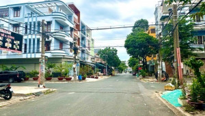 Bán nhà 2 Đường số 42, Bình Tân. DT: 4.5m x 18.0m, diện tích: 81m2 giá: 9.3 tỷ
