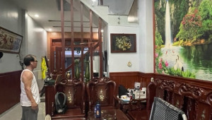 Bán nhà 2/1 Đỗ Nhuận, Tân Phú. DT: 4.0m x 18.5m, diện tích: 10200m2 giá: 9.6 tỷ