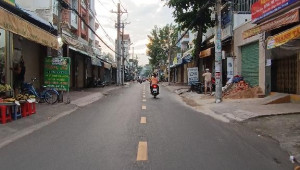 Bán nhà 5 Lê Đại, Tân Phú. DT: 4.2m x 0.0m, diện tích: 83m2 giá: 10.39 tỷ