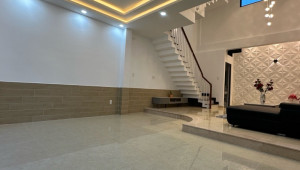Bán nhà 356/12 Tô Ngọc Vân, Quận 12. DT: 5.2m x 9.7m, diện tích: 50m2 giá: 5.35 tỷ
