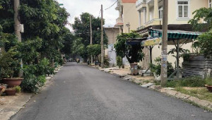 Bán nhà 35 đường Số 270A ( khu nhà ở Nam Hoà ), Quận 9. DT: 8.0m x 19.5m, diện tích: 154m2 giá: 18.0 tỷ