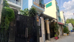 Bán nhà 11/7 đường 385, Quận 9. DT: 3.3m x 16.0m, diện tích: 50m2 giá: 4.1 tỷ