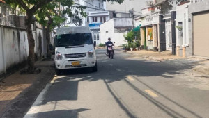Bán nhà 39/9 Trịnh Hoài Đức, Quận 9. DT: 5.1m x 24.0m, diện tích: 111m2 giá: 8.5 tỷ