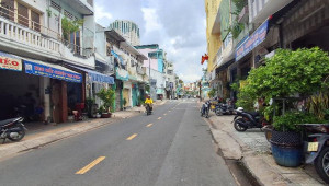 Bán nhà 14 Bình Tây, Quận 6. DT: 4.0m x 22.5m, diện tích: 89m2 giá: 20.0 tỷ
