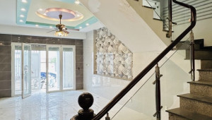 Bán nhà 793/28/1/14 Trần Xuân Soạn, Quận 7. DT: 4.5m x 16.0m, diện tích: 72m2 giá: 12.8 tỷ