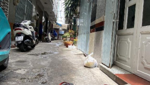 Bán nhà 17/4 Mễ Cốc, Quận 8. DT: 3.0m x 11.0m, diện tích: 175m2 giá: 2.2 tỷ