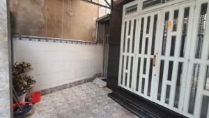 Bán nhà 72/30 Nguyễn Thị Kiểu, Quận 12. DT: 4.5m x 15.4m, diện tích: 0m2 giá: 5.7 triệu
