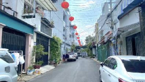 Bán nhà 16/17 Đường số 18, Bình Tân. DT: 4.0m x 17.5m, diện tích: 0m2 giá: 5.8 tỷ