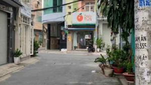 Bán nhà 141/21 Nguyễn Công Hoan, Phú Nhuận. DT: 4.5m x 16.0m, diện tích: 0m2 giá: 17.5 tỷ
