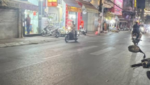 Bán nhà 274 Phạm Văn Hai, Tân Bình. DT: 2.5m x 6.5m, diện tích: 16m2 giá: 8.2 tỷ